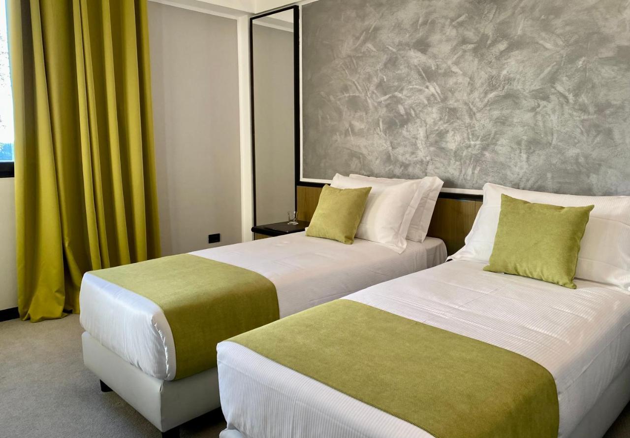 Hotel Gardenia Fiera Cermenate Ngoại thất bức ảnh