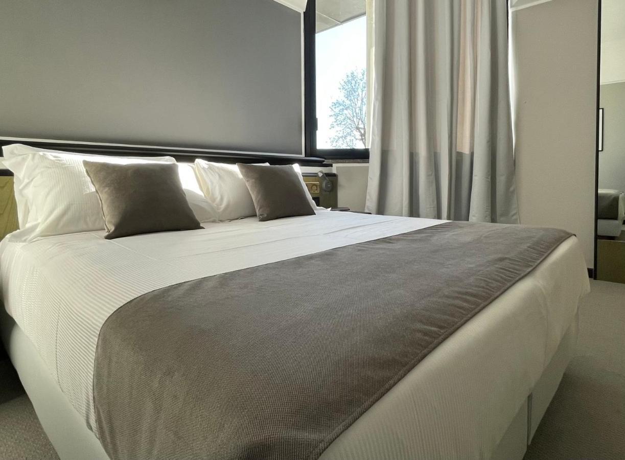 Hotel Gardenia Fiera Cermenate Ngoại thất bức ảnh