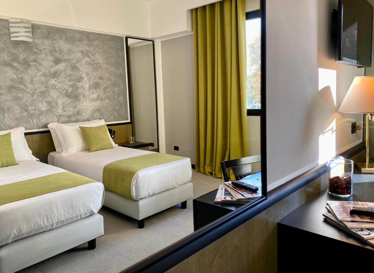 Hotel Gardenia Fiera Cermenate Ngoại thất bức ảnh